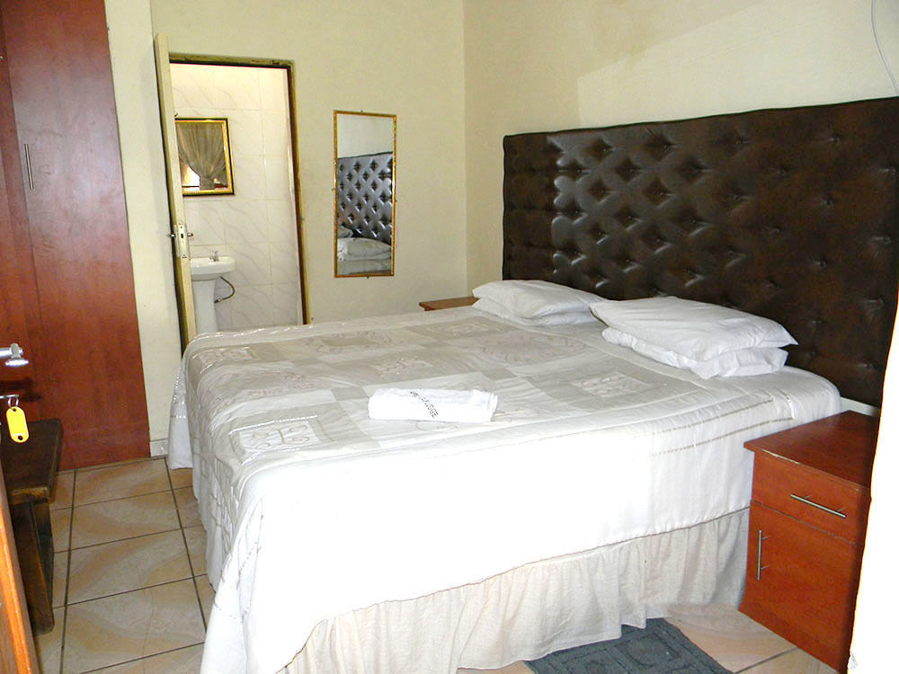 African Cave Lodge Hammanskraal Zewnętrze zdjęcie