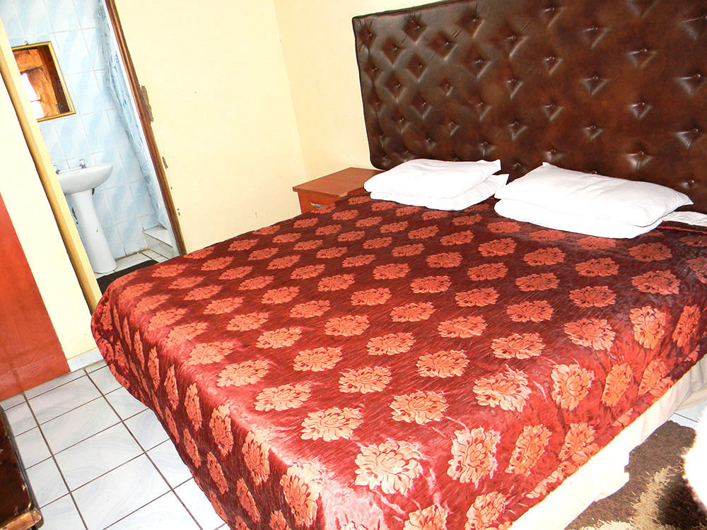 African Cave Lodge Hammanskraal Zewnętrze zdjęcie
