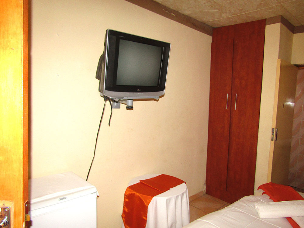 African Cave Lodge Hammanskraal Zewnętrze zdjęcie