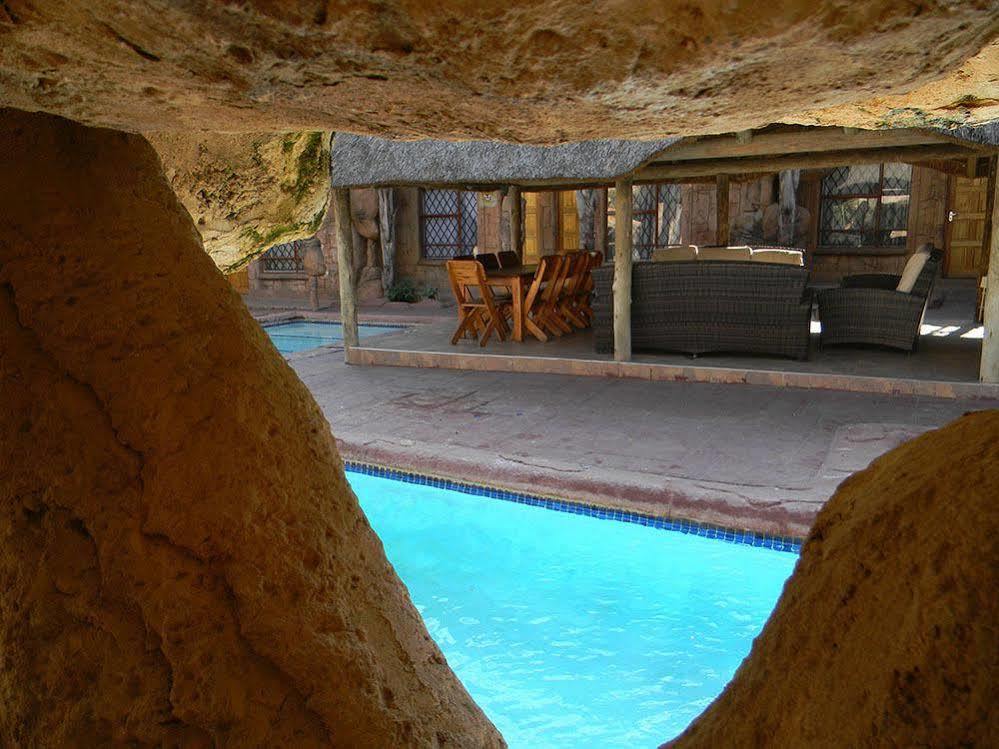 African Cave Lodge Hammanskraal Zewnętrze zdjęcie